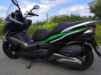 Kawasaki J300 - 4
