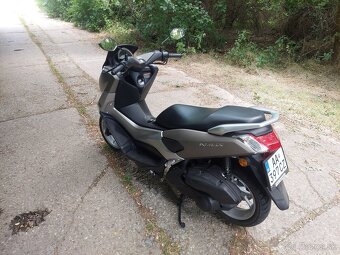 Yamaha 125 N-max - 4
