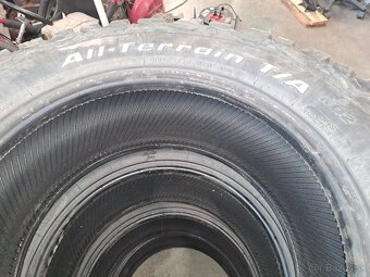 Bf-goodrich all terrain 265/65/R17 - 4