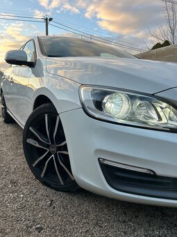 Volvo V60 D4 2.0D 133kw - 4