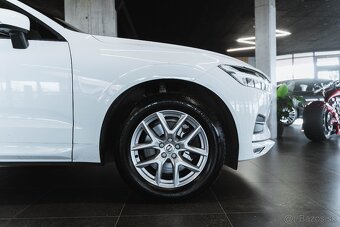 Volvo XC60 D4 Momentum AWD A/T - 4