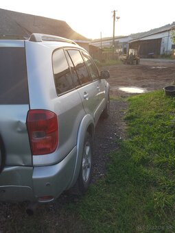 Predám auto toyota - 4