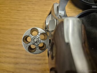 Revolver Taurus - 4