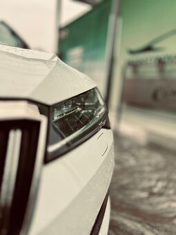 Škoda Superb Combi premium edition - 4