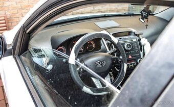 KIA Ceed - 4