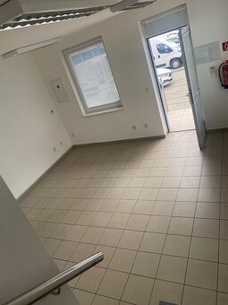 Obchodno - kancelársky priestor, showroom, Dvojkrížna ul. BA - 4