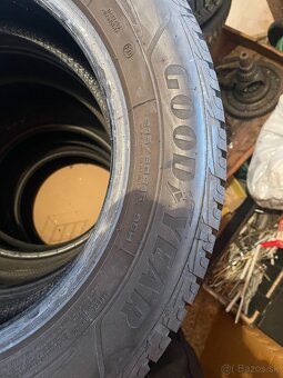 zimne pneumatiky 215/60r16 good year - 4