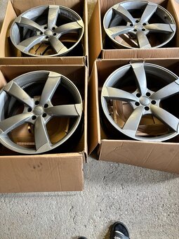 Audi rotor r21 - 4