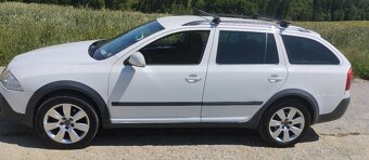 Škoda Octavia scout - 4