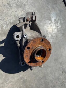 Predné tehlice a poloosi Passat B6 - 4