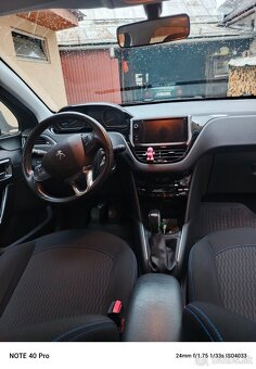 Peugeot 208 - 4