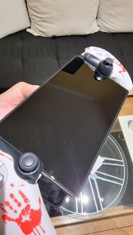 Playstation portal - 4