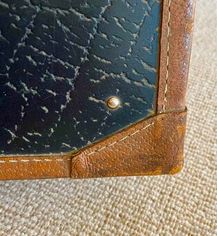 Elegantný RETRO KUFOR s koženým lemovaním - 4