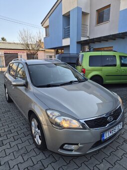 Kia Ceed - 4