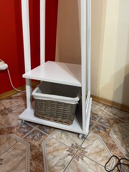 Zrkadlo s úložný priestorom - 4