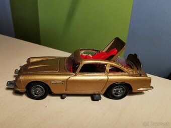 Corgi toys Aston Martin DB4 James Bond - 4