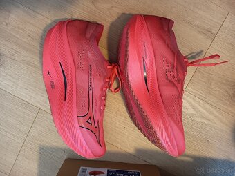 Bežecké karbónové špeciály MIZUNO Rebellion PRO 2 veľ.42.5 - 4