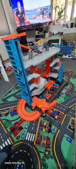 HOT WHEELS ULTIMATE GARAGE - 4
