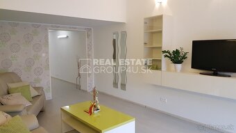 PRENÁJOM - VEĽKOMETRÁŽNY 2IZ BYT V RODINNOM DOME NA DEDOVCI - 4
