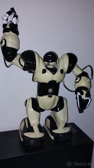 Predám robota Robosapien X - 4