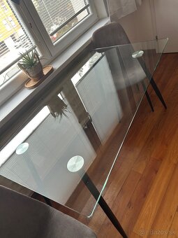 Sklenený jedálenský stôl - 4