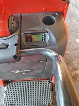 Predám ručne vedený elektrický paletový vozík LINDE -T20 - 4