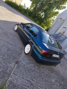 Honda Civic 6g sedan - 4