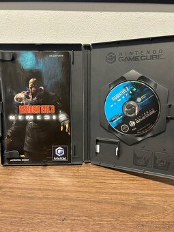 Resident evil 2,3,4 game cube - 4