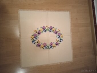 Vyšívané obrusy - 4