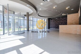 Na prenájom komerčný - obchodný priestor 120m2 v Centre Nitr - 4