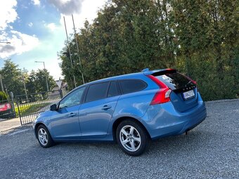 Volvo V60 D3 2.0L 150k Momentum Geartronic - 4