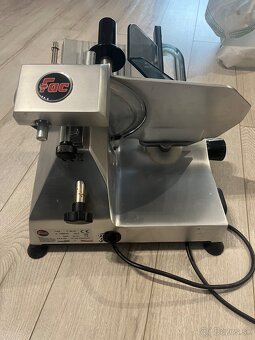 Narezovy szroj FAC - 4