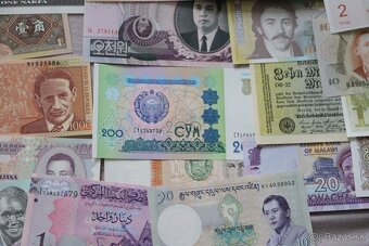 Unc bankovky 100 kusov zo 100 krajín - 4