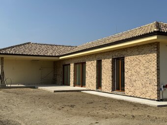 Luxusný 4-izb.Bungalov s dvojgarážou, s fotovoltaikou...... - 4