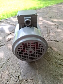 Nový elektromotor - 4