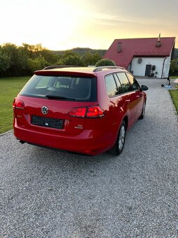 Volkskwagen Golf 1,6TDI. Xenón. - 4