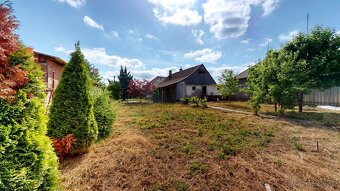 Slnečný rodinný dom na priestrannom pozemku - 4