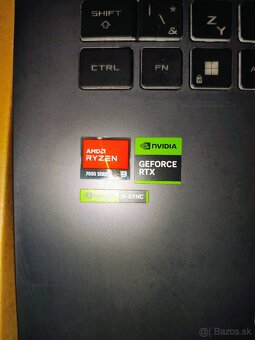 Predám herný notebook Asus rogstrix G 713 PV - 4