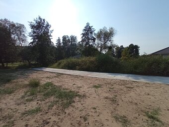 Lukratívny stavebný pozemok v obci Lozorno - 4