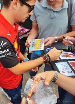 HELMY Ferrari 1:2 Leclerc -orig.podpisy,Sains Vettel - 4