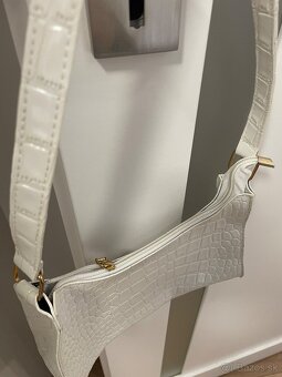 Biela kabelka na rameno - 4