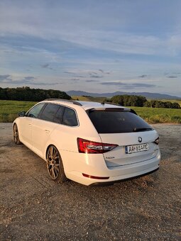 Škoda Superb - 4