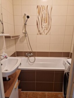 Prenajom 2 izboveho bytu - 4