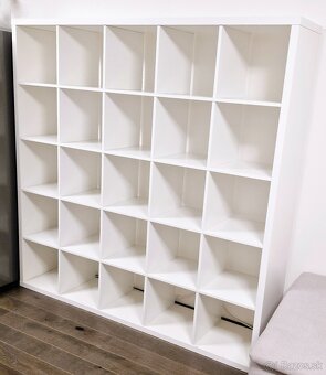 Kallax IKEA 5x5 kniznica alebo predelovacia stena super stav - 4