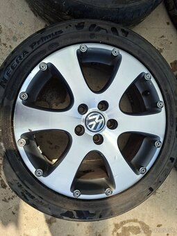 Volkswagen R17 - 4