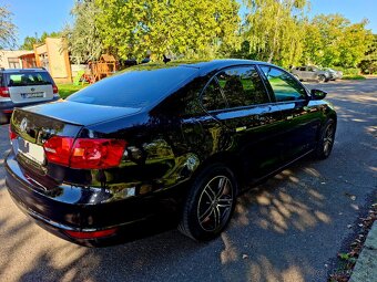 Volkswagen Jetta 1.2 TSI 77kw 2014 po 1.Majitelke - 4