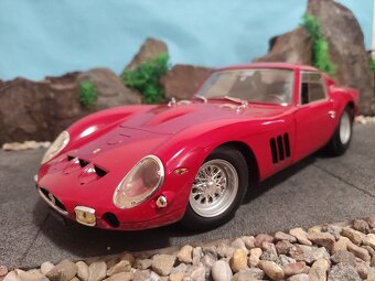 Prodám model 1:12 Ferrari 250GTO 1962 - 4
