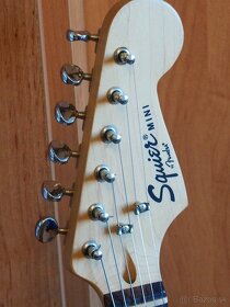 Squier Mini by Fender Stratocaster + kombo Marshall MG 15CF - 4