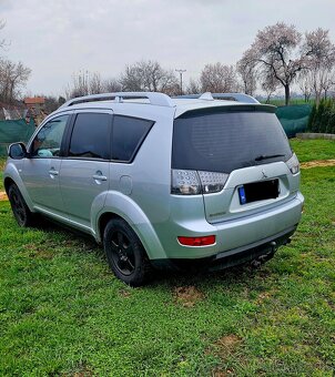 Mitsubishi Outlander - 4