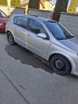 Opel Astra H 1.9 cdti 88kw - 4